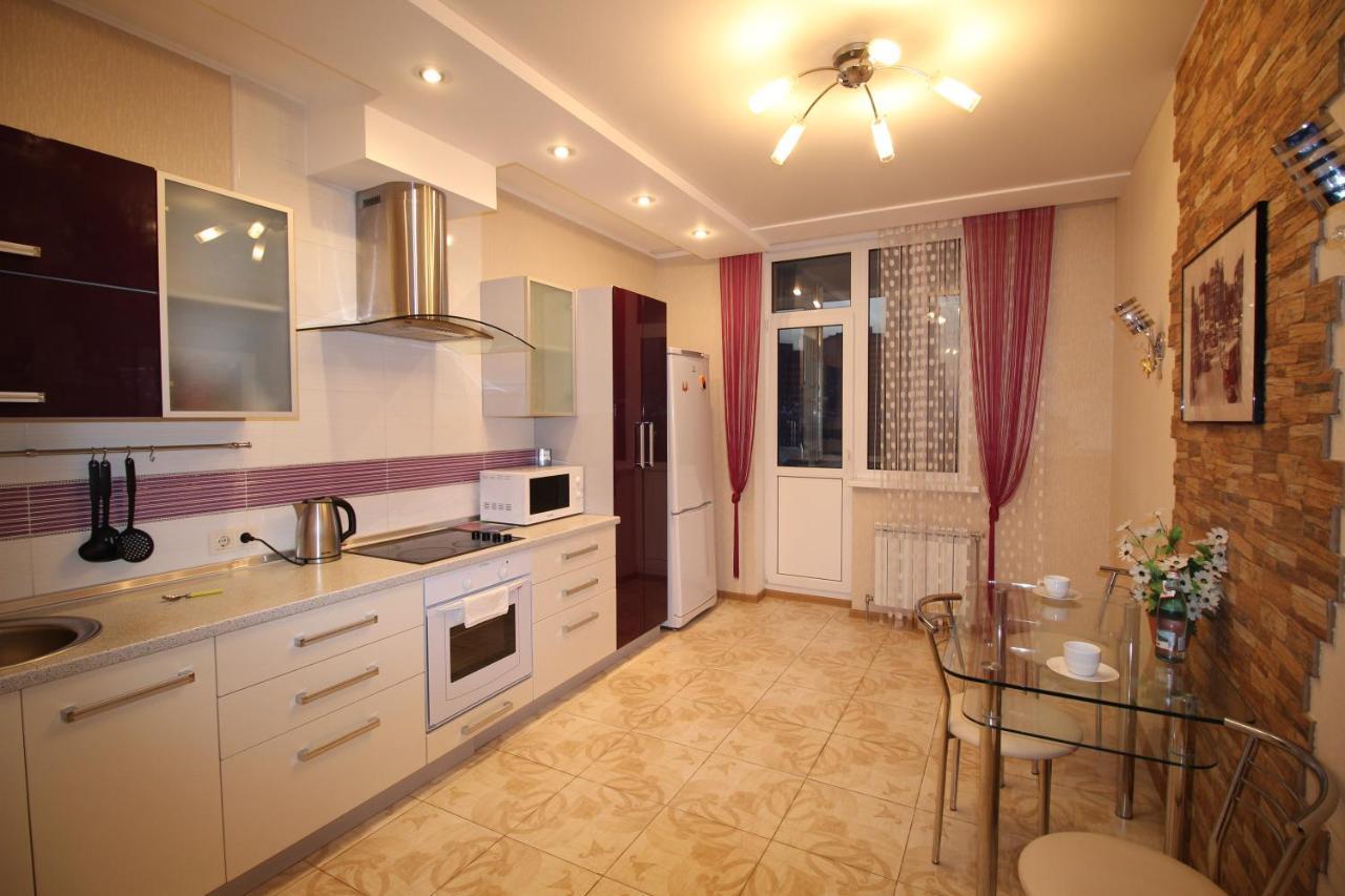 Panoramic view Lux apartment on Metro Osokorky Kiev Extérieur photo